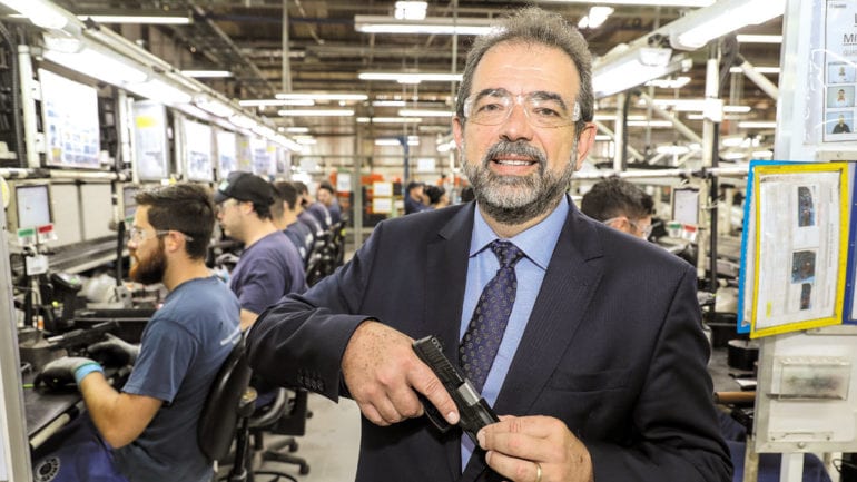 Presidente da Taurus, com sede em São Leopoldo, Salésio Nuhs.